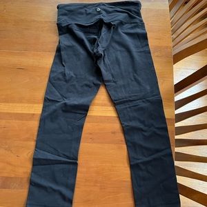 Cropped black lululemon leggings